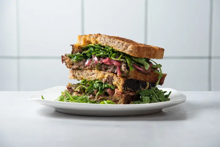 Beef Eater sous vide beef sandwich with gouda and rocket